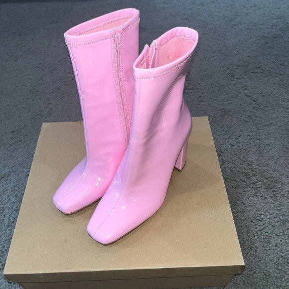 STEVE MADDEN LYNDEN PINK PATENT ANKLE BOOT SIDE ZIP BLOCK HEEL - NEW IN BOX  6.5 - Picture 1 of 9